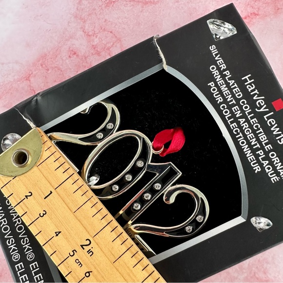 Harvey Lewis Collectible Ornament 2012 with Swarovski Elements - Picture 4 of 7